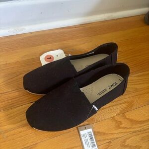 TOMS Women’s Black Slip-On Shoes